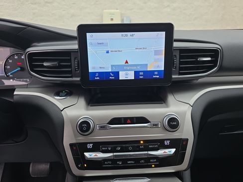 Used 2021 Ford Explorer XLT w/ Equipment Group 202A image 25