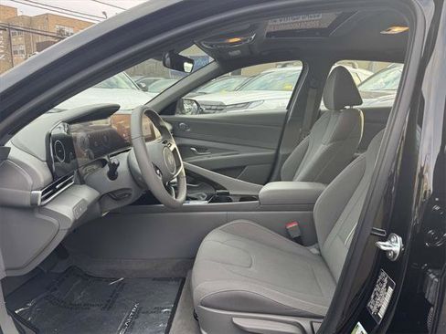 Certified 2025 Hyundai Elantra SEL image 16