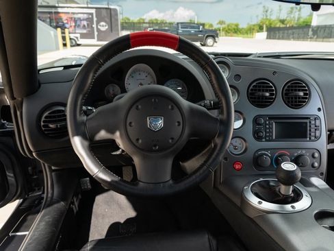 Used 2009 Dodge Viper ACR RWD image 23