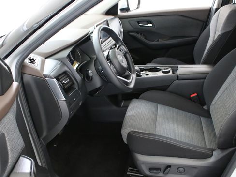 Used 2021 Nissan Rogue SV AWD/4WD image 24