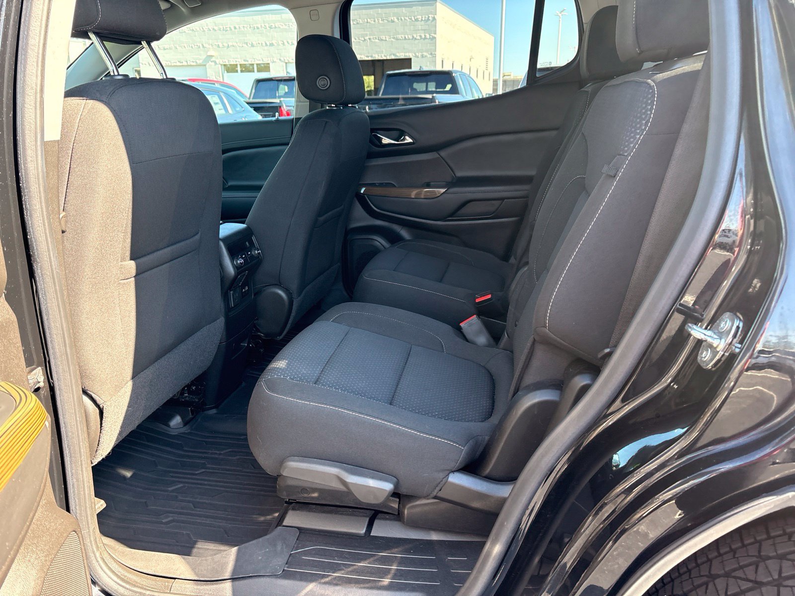 Used 2021 GMC Acadia SLE w/ Driver Convenience Package FWD image 27
