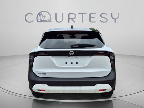 Certified 2025 Nissan Kicks SV FWD image 6