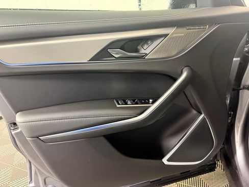 Used 2025 Jaguar F-PACE R-Dynamic S image 11