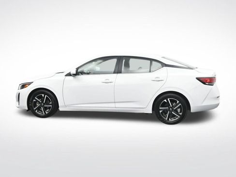 Used 2024 Nissan Sentra SV FWD image 9
