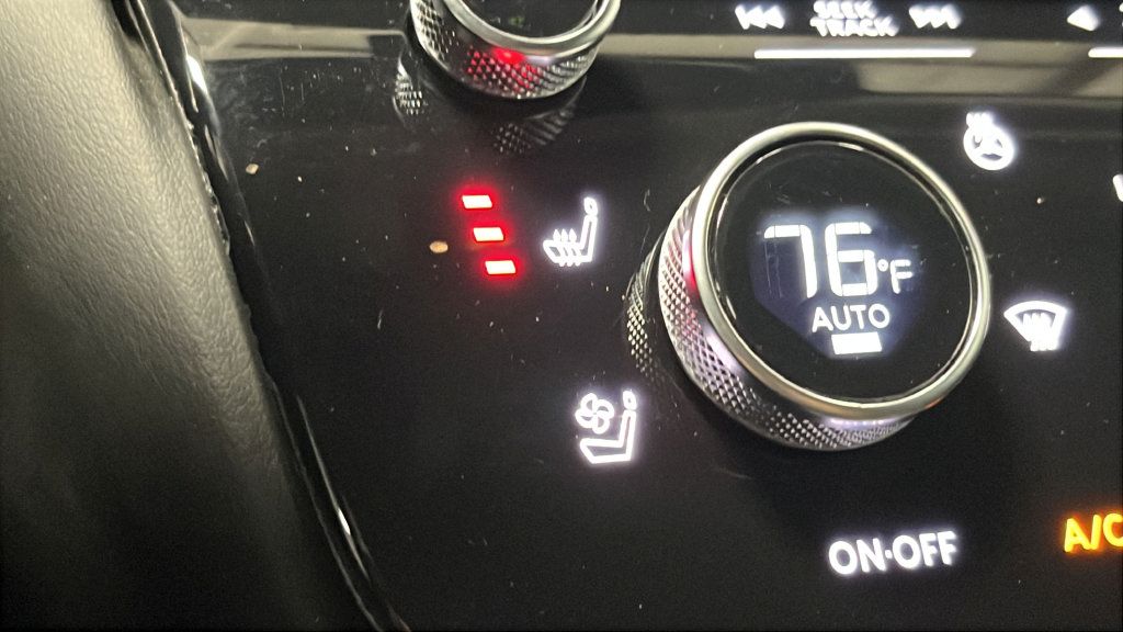 Used 2023 INFINITI QX60 Luxe w/ Cargo Package AWD/4WD image 32
