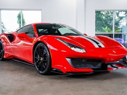 Used 2020 Ferrari 488 Pista Coupe image 4