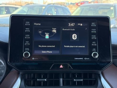 Used 2021 Toyota Venza XLE image 40