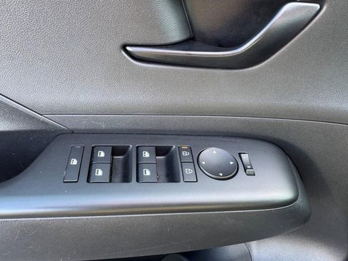 Certified 2025 Hyundai Kona SEL image 15