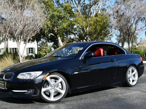 Used 2011 BMW 335i Convertible image 25