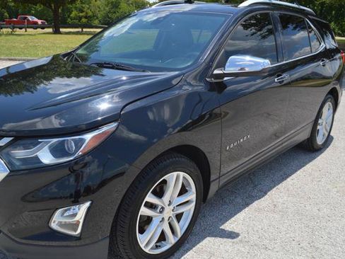 Used 2018 Chevrolet Equinox Premier FWD image 4