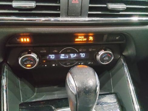 Used 2018 MAZDA CX-9 Touring w/ Touring Premium Package image 39