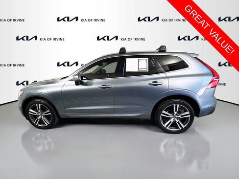 Used 2018 Volvo XC60 T5 Momentum w/ Convenience Package image 4