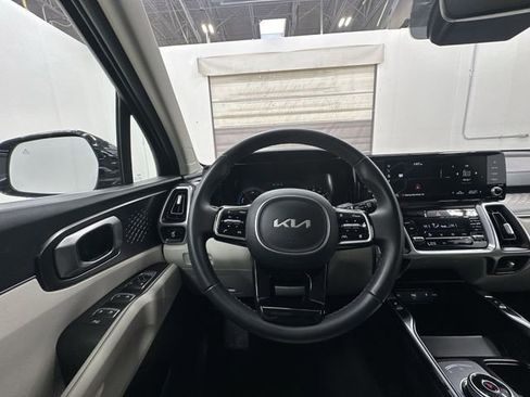 Certified 2023 Kia Sorento EX image 12