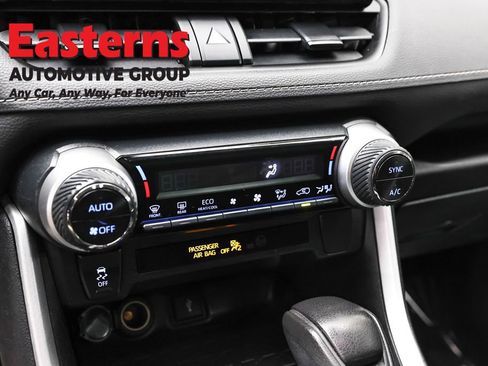 Used 2022 Toyota RAV4 LE image 20