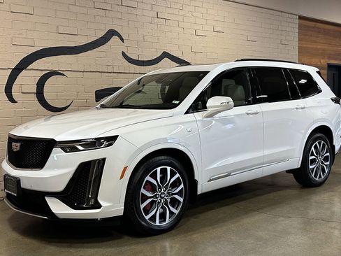 Used 2024 Cadillac XT6 Sport image 10