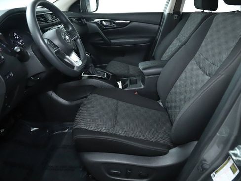 Used 2019 Nissan Rogue Sport SV image 18