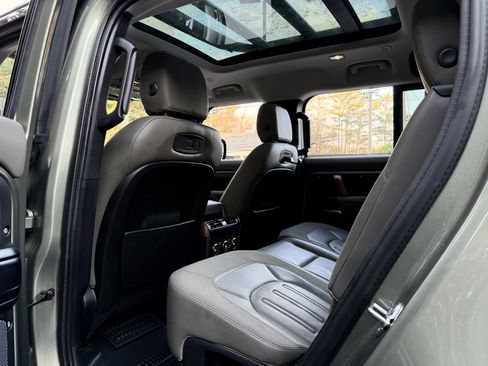 Used 2020 Land Rover Defender 110 S image 30