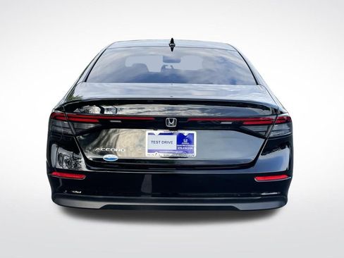 Certified 2025 Honda Accord SE image 5