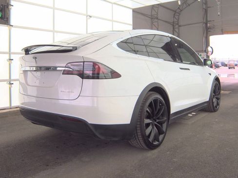 Used 2020 Tesla Model X Long Range image 4