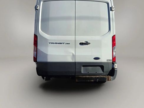 Used 2018 Ford Transit 250 Medium Roof w/Sliding Side Doo image 4