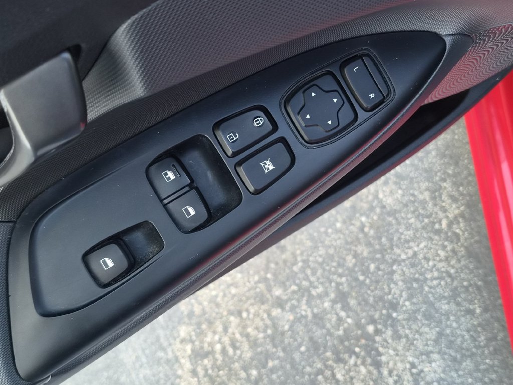 Used 2019 Hyundai Veloster 2.0 FWD image 15