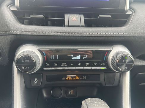 Used 2025 Toyota RAV4 XLE image 14