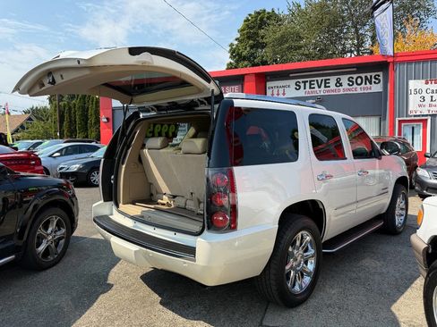 Used 2010 GMC Yukon Denali image 12