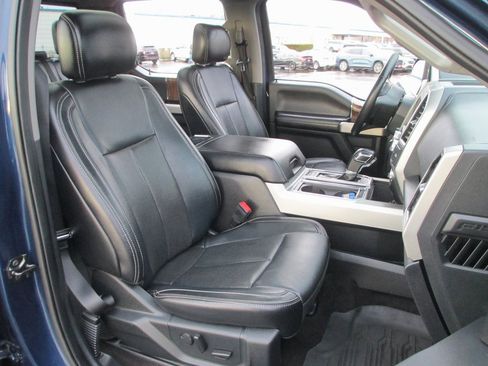 Used 2019 Ford F150 Lariat w/ Equipment Group 502A Luxury image 22