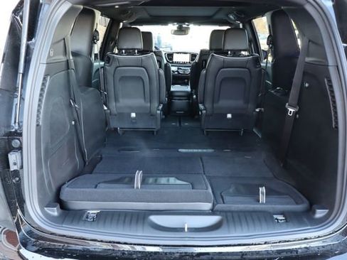 New 2026 Chrysler Pacifica Limited FWD image 41
