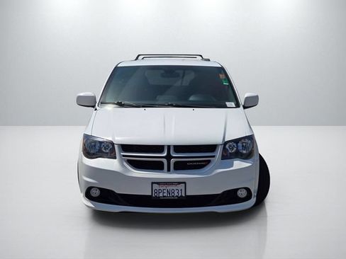 Used 2018 Dodge Grand Caravan GT FWD image 2