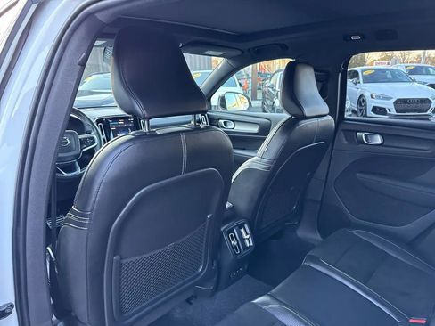 Used 2021 Volvo XC40 P8 Recharge w/ Climate Package image 25