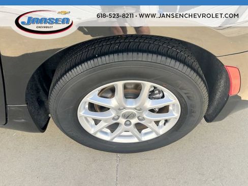 Used 2023 Chrysler Pacifica Touring-L FWD image 32