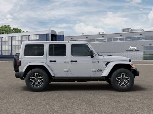 New 2026 Jeep Wrangler Unlimited Sahara AWD/4WD image 21
