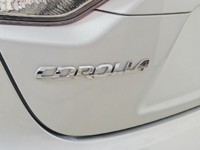 Used 2024 Toyota Corolla LE w/ LE Convenience Package FWD image 9