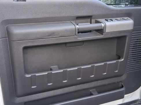 Used 2012 Ford F350 Lariat w/ Chrome Pkg image 22