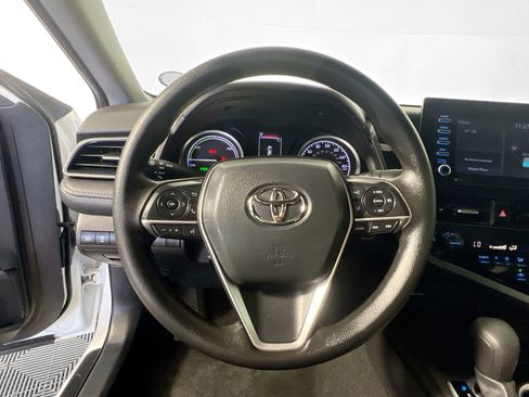 Used 2022 Toyota Camry LE image 17