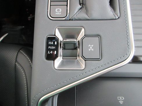 Used 2025 Lexus GX 550 w/ Cold Area Package AWD/4WD image 49