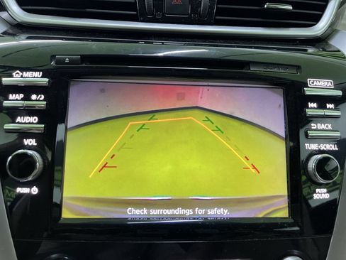 Used 2015 Nissan Murano S w/ Navigation Package AWD/4WD image 17