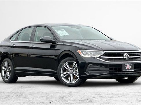 Used 2024 Volkswagen Jetta SE image 1