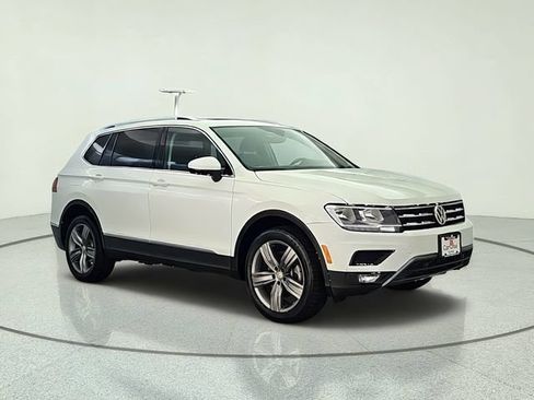 Used 2020 Volkswagen Tiguan SEL w/ 3rd Row Seat Package AWD/4WD image 8