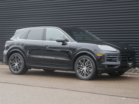 Certified 2025 Porsche Cayenne image 28