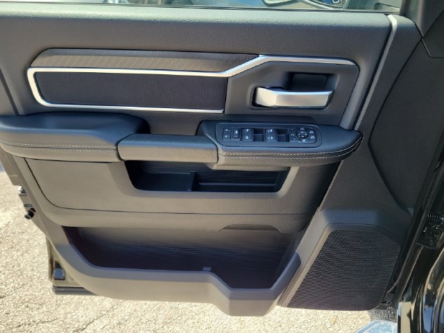 Used 2025 RAM 2500 Big Horn AWD/4WD image 15