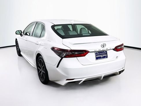 Used 2023 Toyota Camry SE image 6