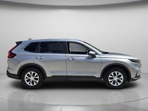 Used 2025 Honda CR-V LX image 3