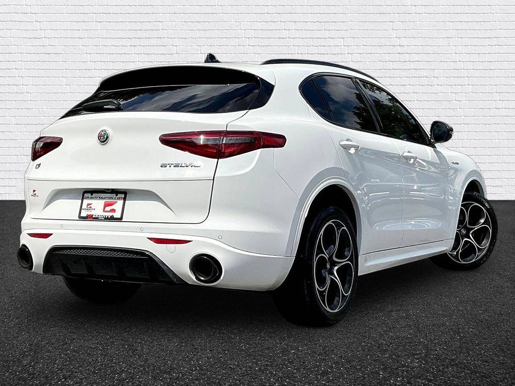 Used 2023 Alfa Romeo Stelvio Veloce AWD/4WD image 6
