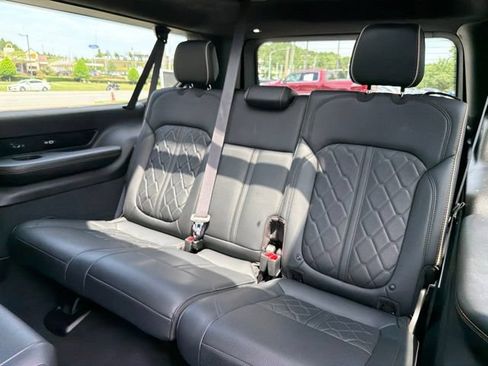 Used 2024 Jeep Grand Wagoneer L Series III AWD/4WD image 30