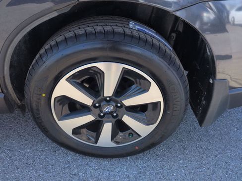 Used 2018 Subaru Forester 2.5i Premium image 12