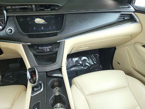 Used 2019 Cadillac XT5 FWD image 16