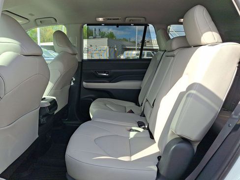 Used 2024 Toyota Grand Highlander XLE image 21