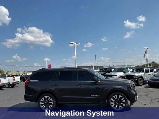 Used 2026 Ford Expedition Platinum w/ Driver's Package AWD/4WD image 3